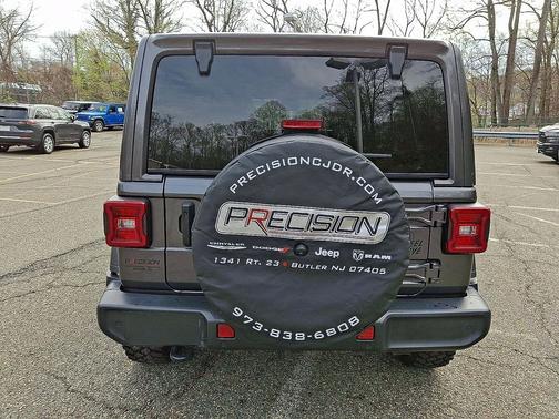 Granite Crystal Metallic Clearcoat 2022 Jeep Wrangler Willys