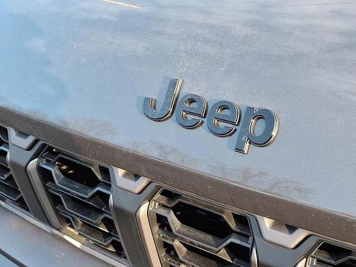 2026 Jeep Grand Cherokee Altitude