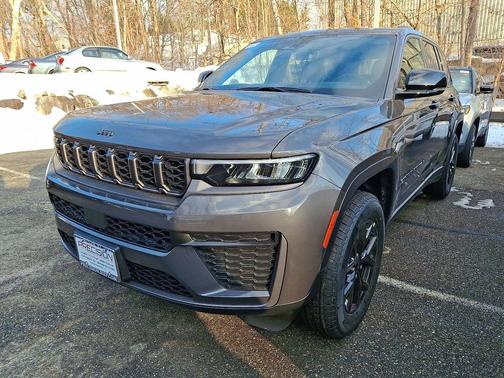 2026 Jeep Grand Cherokee Altitude