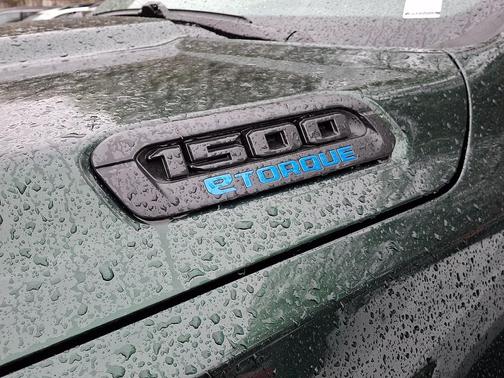 Serrano Green Metallic 2026 RAM 1500 Warlock Crew Cab 4x4 5'7' Box