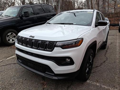 Bright White Clearcoat 2026 Jeep Compass Latitude