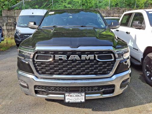 Diamond Black Crystal Pearlcoat 2026 RAM 1500 Big Horn/Lone Star
