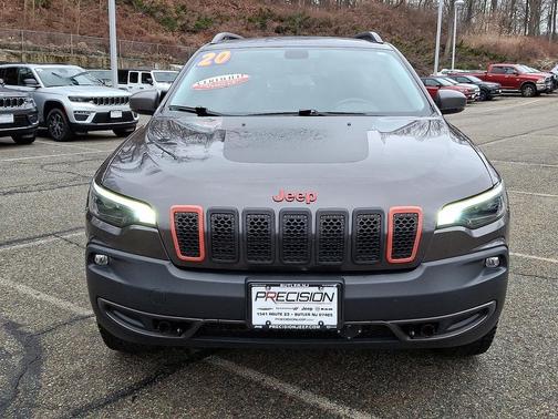 Granite Crystal Metallic Clearcoat 2020 Jeep Cherokee Trailhawk