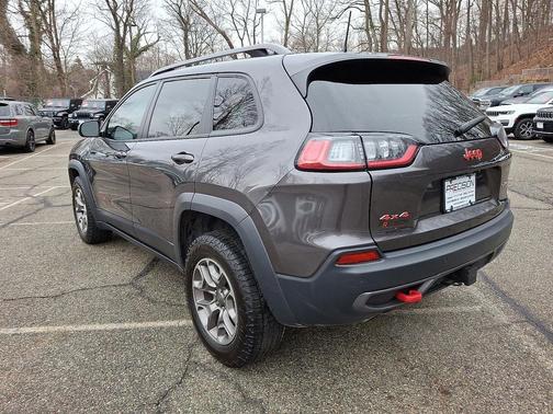 Granite Crystal Metallic Clearcoat 2020 Jeep Cherokee Trailhawk