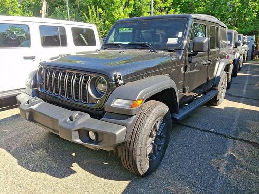 Black Clearcoat 2026 Jeep Wrangler Sport S