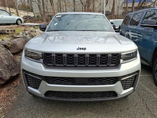 2026 Jeep Grand Cherokee Altitude