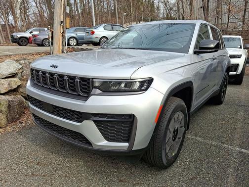 2026 Jeep Grand Cherokee Altitude