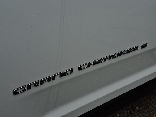 Bright White Clearcoat 2026 Jeep Grand Cherokee L Limited