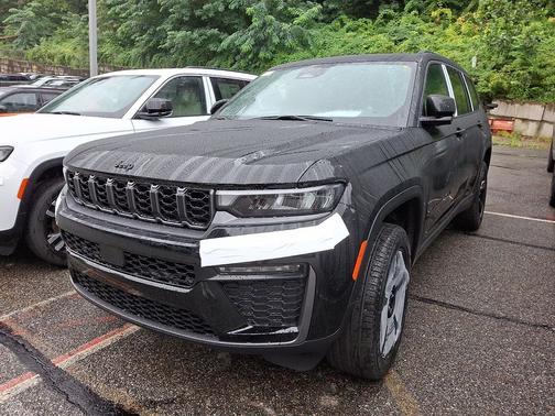 High Gloss Black 2027 Jeep Grand Cherokee L Limited