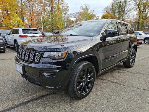 2022 Jeep Grand Cherokee Laredo