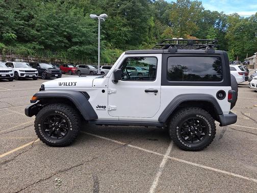 Bright White Clearcoat 2022 Jeep Wrangler Willys