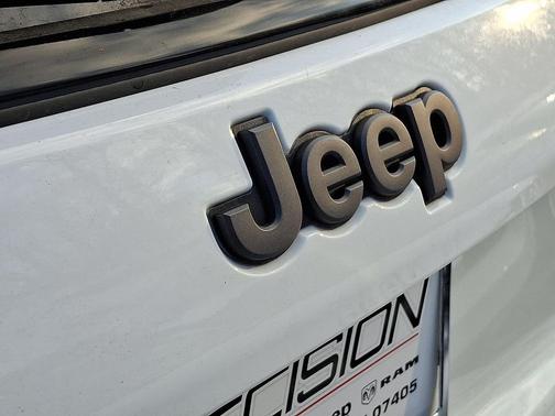 Bright White Clearcoat 2026 Jeep Compass Limited