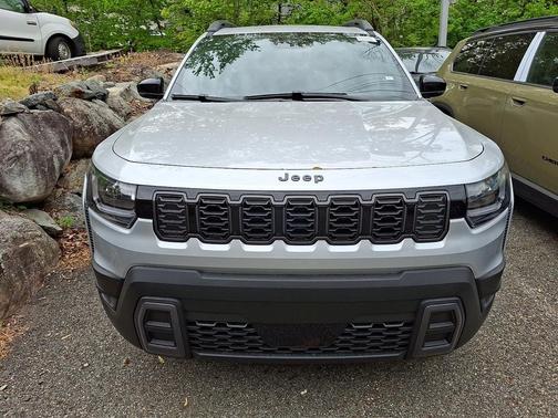 Silver Zynith Clearcoat 2026 Jeep Cherokee Limited