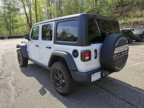 Bright White Clearcoat 2023 Jeep Wrangler Willys