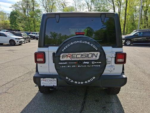 Bright White Clearcoat 2023 Jeep Wrangler Willys