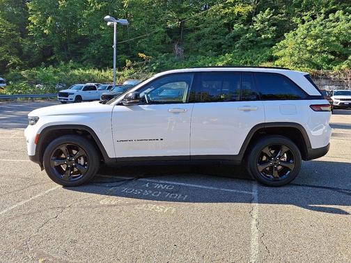 2023 Jeep Grand Cherokee Altitude