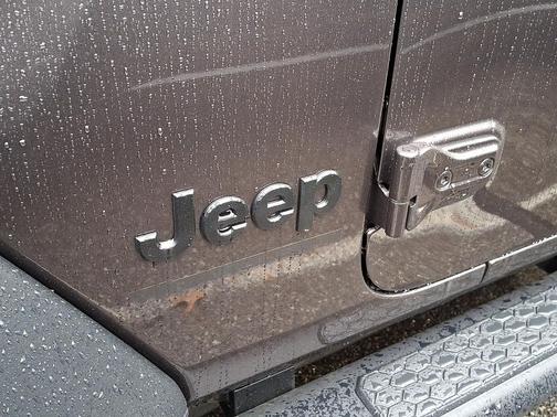 Granite Crystal Metallic Clearcoat 2026 Jeep Wrangler Sport S