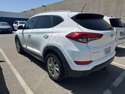 2017 Hyundai TUCSON SE