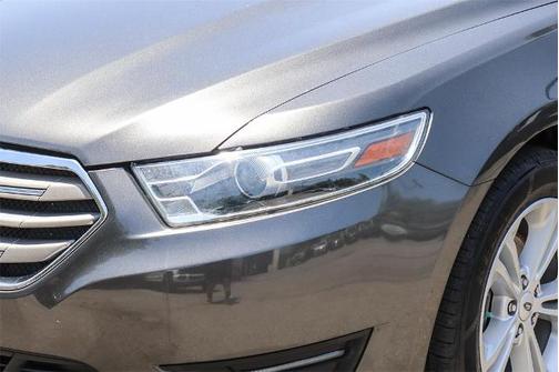 2017 Ford Taurus SEL