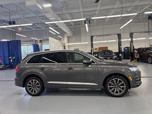 Samurai Gray Metallic 2019 Audi Q7 55 Premium Plus