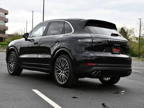 2022 Porsche Cayenne S