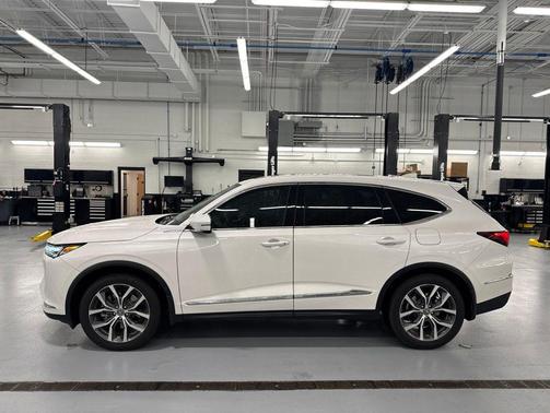 Platinum White Pearl 2023 Acura MDX Technology Package
