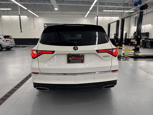 Platinum White Pearl 2023 Acura MDX Technology Package