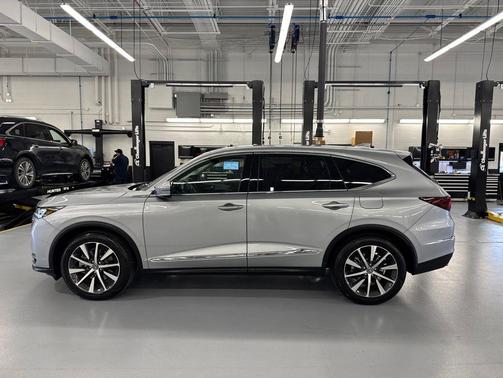 Solar Silver Metallic 2026 Acura MDX Technology Package