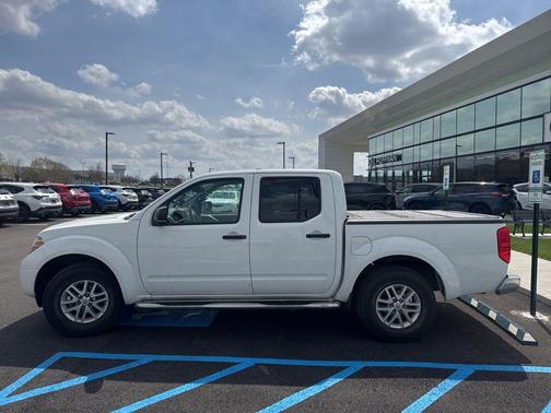 Glacier White 2016 Nissan Frontier SV