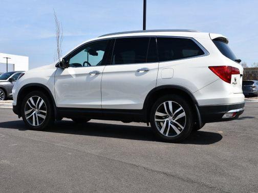 White Diamond Pearl 2016 Honda Pilot Touring