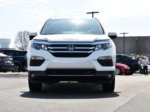 White Diamond Pearl 2016 Honda Pilot Touring