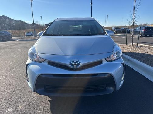 2016 Toyota Prius v Two