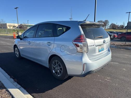 2016 Toyota Prius v Two