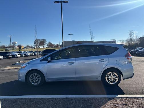 2016 Toyota Prius v Two
