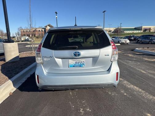 2016 Toyota Prius v Two