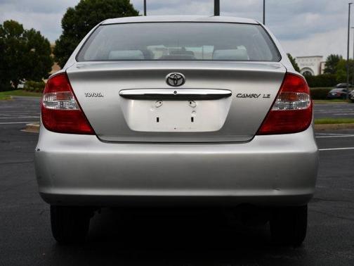 2004 Toyota Camry LE