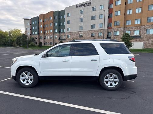 2015 GMC Acadia SLE-2