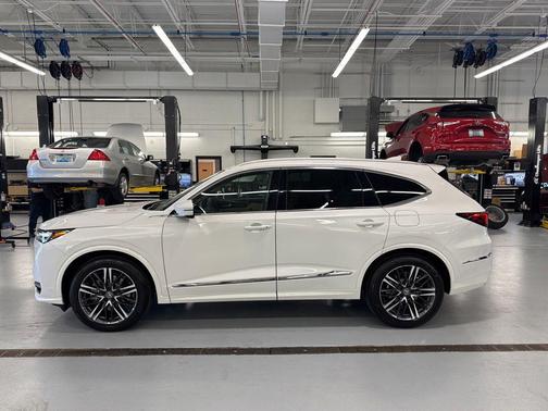 Platinum White Pearl 2026 Acura MDX Advance Package