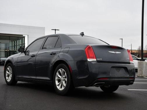2016 Chrysler 300 Limited
