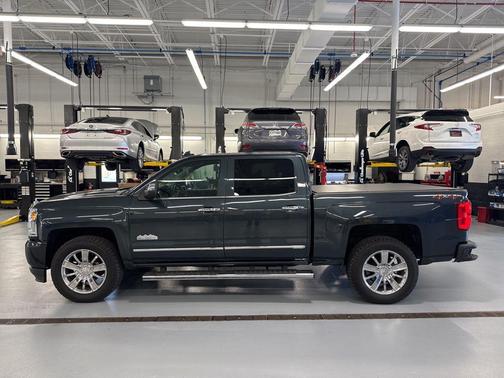 Graphite Metallic 2018 Chevrolet Silverado 1500 High Country
