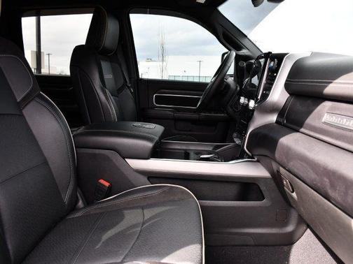 2024 RAM 2500 Laramie Crew Cab 4x4 6'4' Box