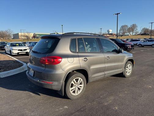 2016 Volkswagen Tiguan S