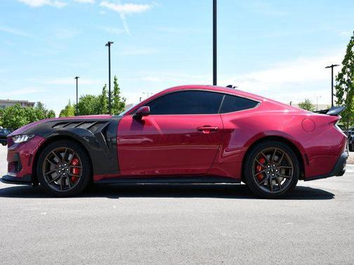 Molten Magenta Metallic Tri-coat 2025 Ford Mustang GT Premium