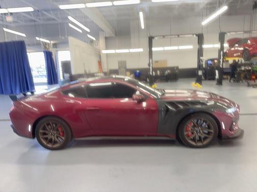 Molten Magenta Metallic Tri-coat 2025 Ford Mustang GT Premium