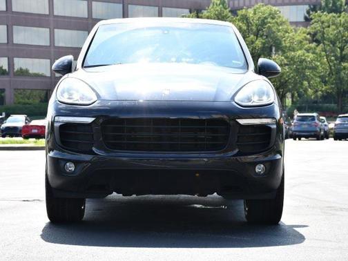 2017 Porsche Cayenne Base