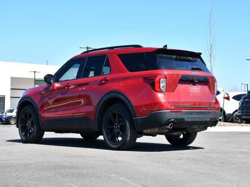 Rapid Red Metallic Tinted Clearcoat 2023 Ford Explorer ST-Line