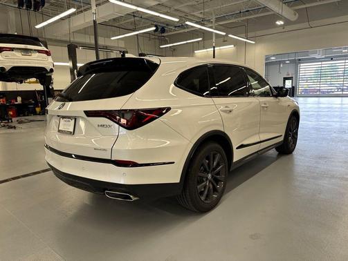 Platinum White Pearl 2026 Acura MDX A-SPEC