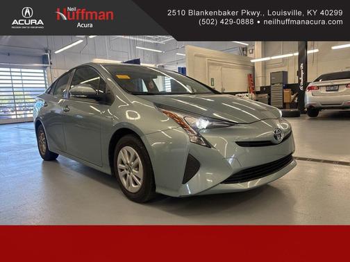 Pearl 2016 Toyota Prius Two