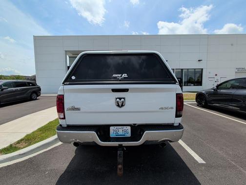 Bright White Clearcoat 2016 RAM 1500 Big Horn