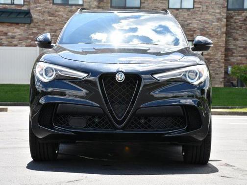 2023 Alfa Romeo Stelvio Quadrifoglio